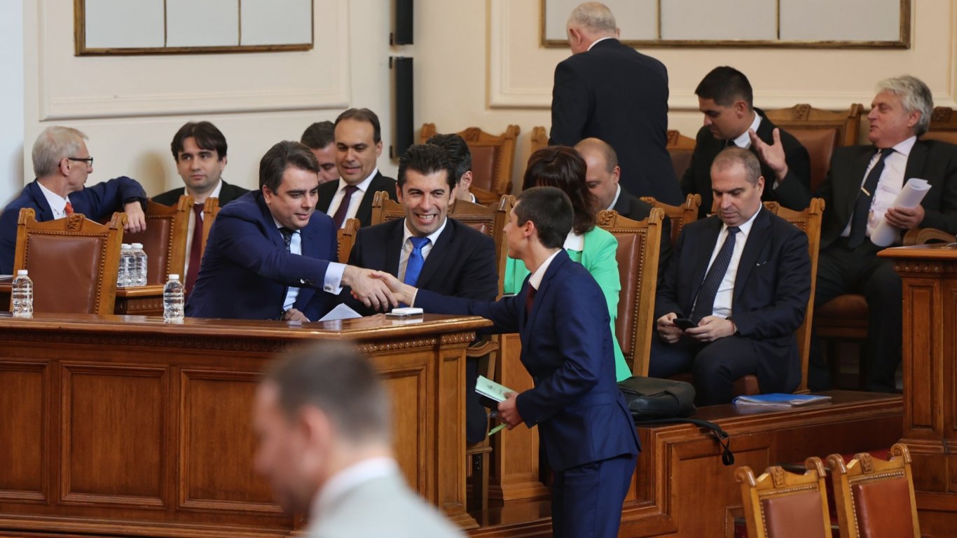 Петицата за кабинета от премиера водела към нови избори