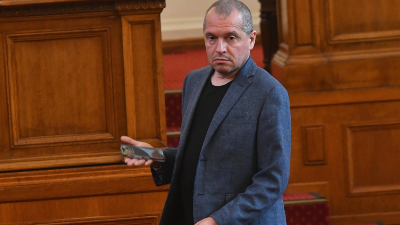 Тошко Йорданов: Не сме в коалиция с ГЕРБ, първи изразихме отношението си към кабинета