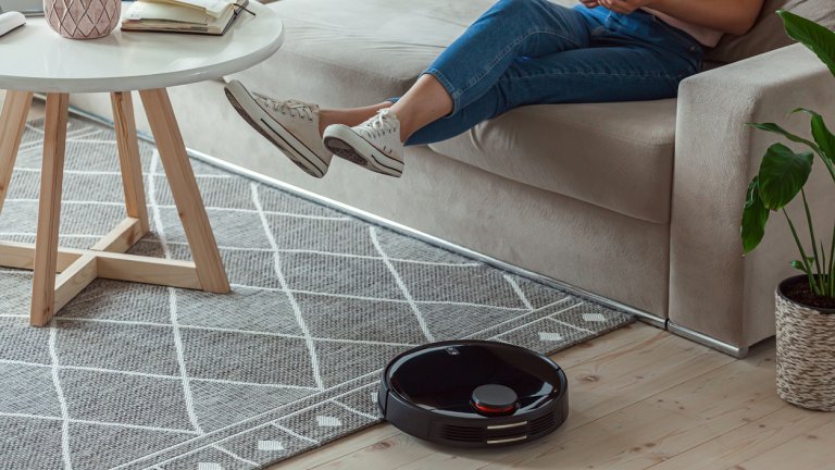 Роботите прахосмукачки и домашните любимци - митове, реалности и най-подходящите модели за дом с животни