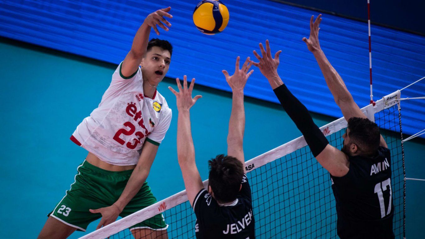 Алекс Николов носи енергията, която да вдъхнови волейболна България
