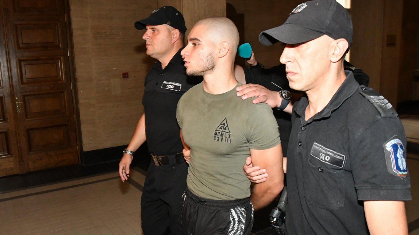 Васил Михайлов се призна за виновен за „брутален” според прокуратурата побой и получи пробация 