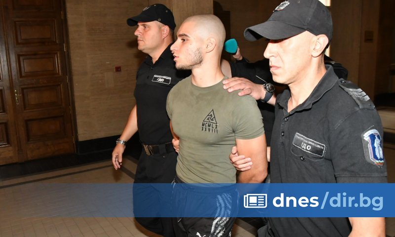 Васил Михайлов е обвиняем за нанасяне на средна телесна повреда.
Случаят