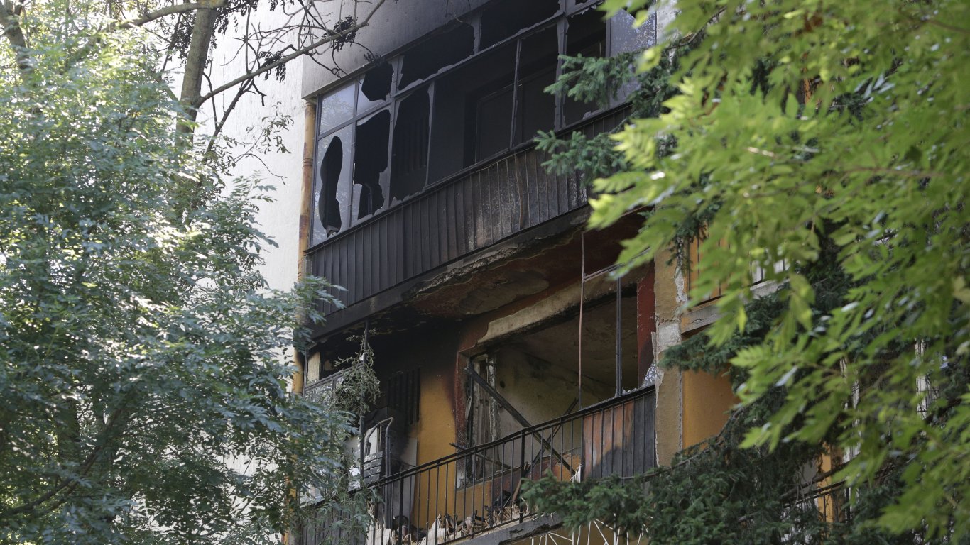 Възрастна жена загина при пожар в апартамент в центъра на София (снимки)