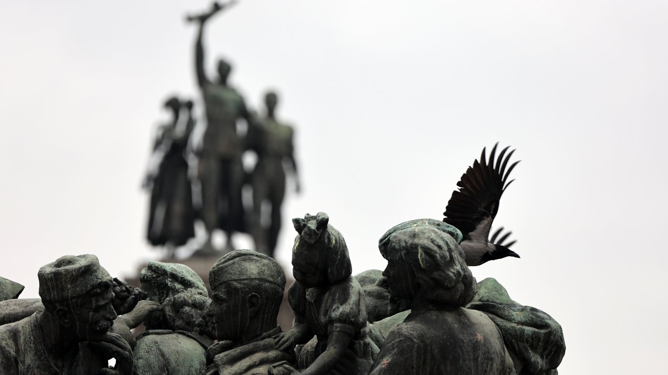"Демократична България" отново поиска демонтаж на Паметника на съветската армия