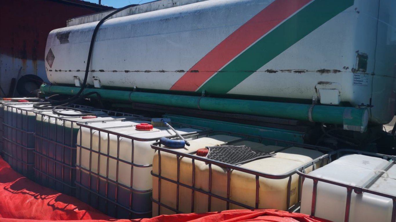 НАП разкри над 10 000 литра нелегално корабно гориво