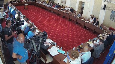 Второ действие: Бюджетната комисия продължава с актуализацията на държавния бюджет