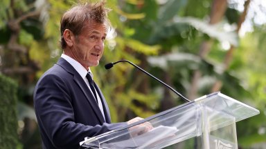 Sean Penn back in Ukraine to tell in a film about the war