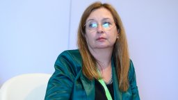 Зорница Русинова: Спешно трябва да се направи картографиране на работната сила за регионите в преход