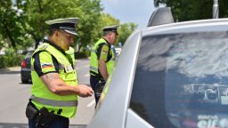 Арестуваха брокер при спецакция срещу кражбите на луксозни коли в Бургас