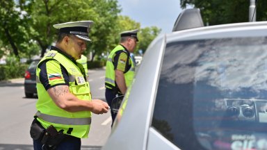 Полиция блокира подстъпите към Бургас, тече акция срещу кражбите на луксозни коли