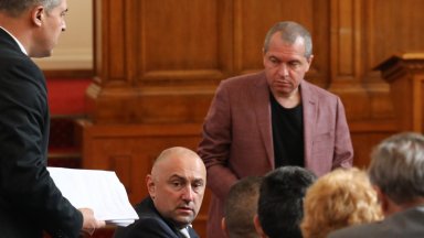 Напрежение в пленарната зала: Тошко Йорданов нарече депутатите на БСП "болонки на ПП"