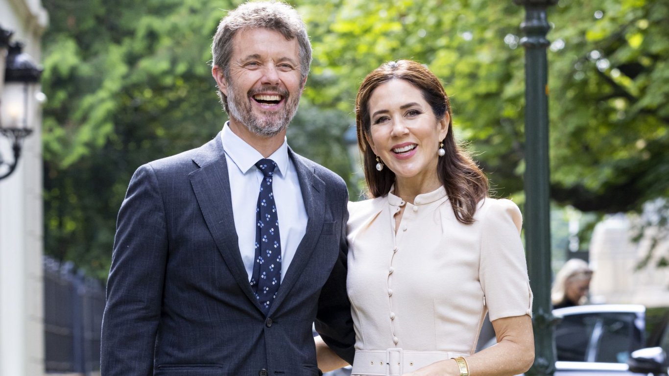 Изневери ли датският престолонаследник на жена си