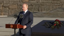 Путин към разведките: Ще заложим на промишления шпионаж