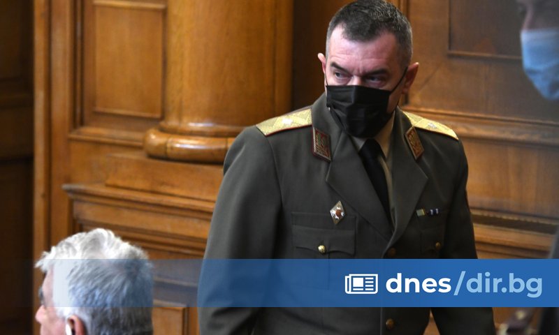 Началникът на "Военно разузнаване" бригаден генерал Венелин Венев ...