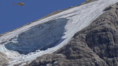 14 души все още са в неизвестност след свличането на къс от ледника Мармолада