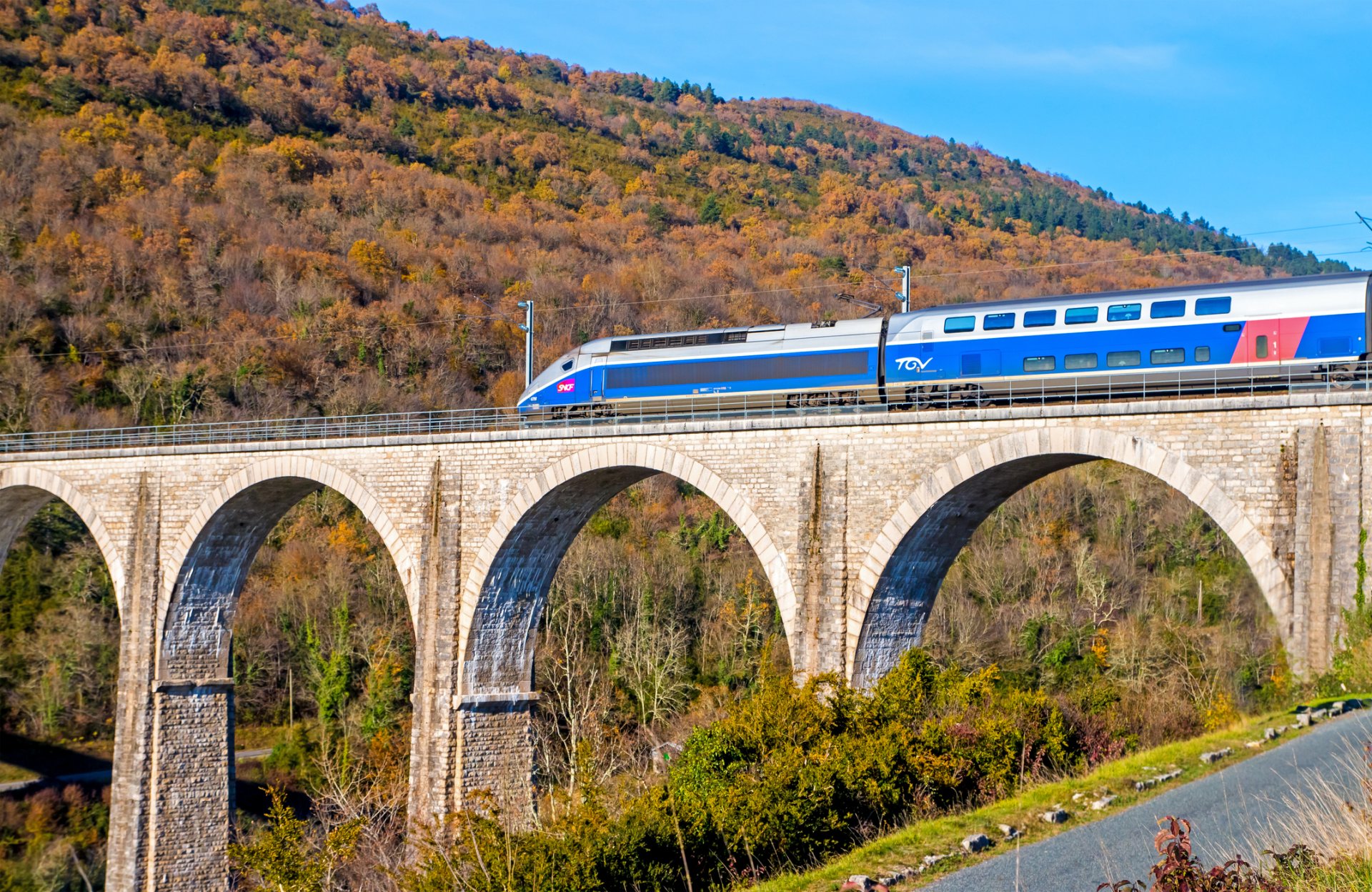Прочутите френски скоростни влакове TGV, производство на Alstom