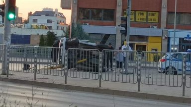 Три катастрофи с ранени от сутринта в София, има огромни задръствания (снимки/видео)