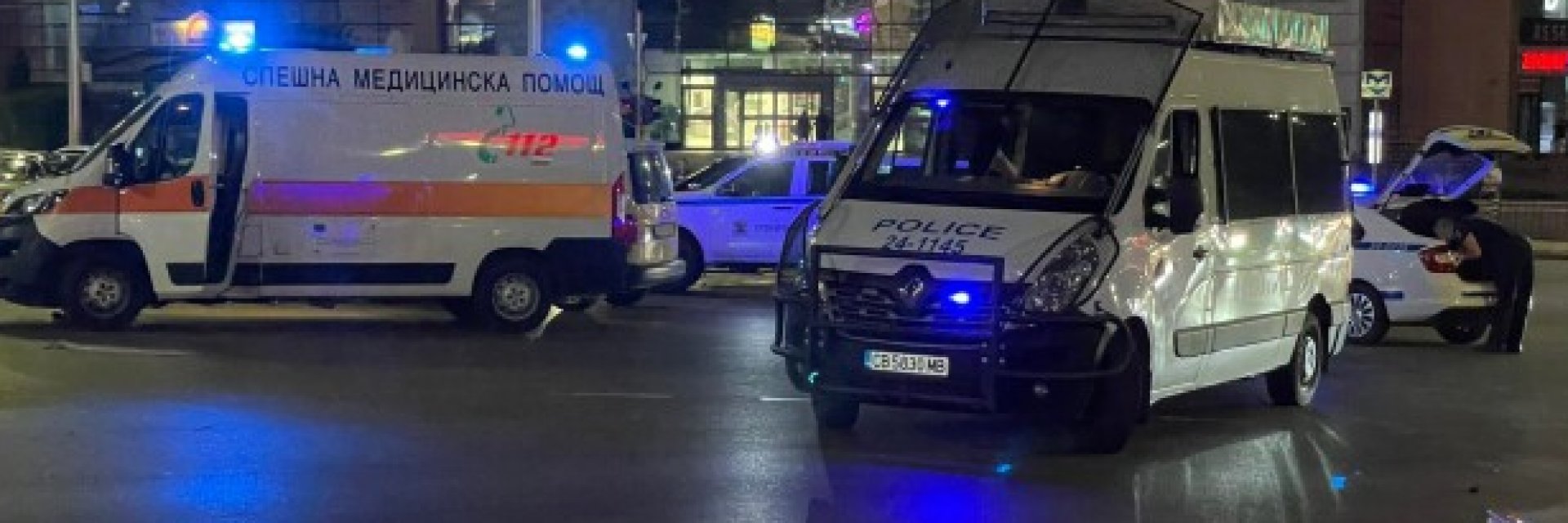 Кола се вряза в метростанция до столичен мол, две жени загинаха