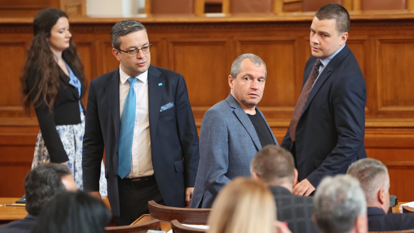 Тома Биков: Без ГЕРБ в управлението политическата криза ще продължи