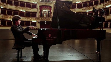 Впечатляващият виртуоз Емануил Иванов с дебют на "Солинария" в Созопол