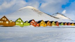 Норвегия уреди спора си с Москва и "размразява" доставките за руските миньори в Арктика