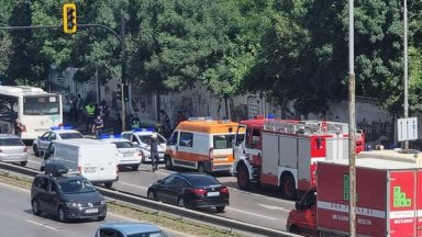 Два автобуса на градския транспорт се удариха в София, 11 души са пострадали