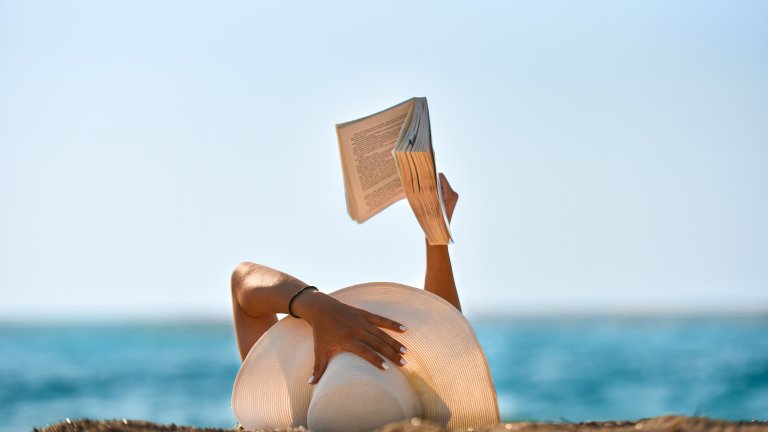  Най-горещите летни четива - на кои автори да заложим?
