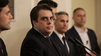 Съпредседателят на Продължаваме промяната Асен Василев не е прекратил делото