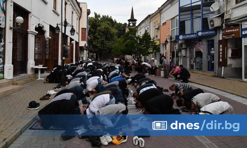 Над 1000 семейства в столицата ще получат курбанско месо за