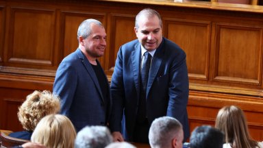 Бившият регионален министър Гроздан Караджов изненадващо поведе листата на Има