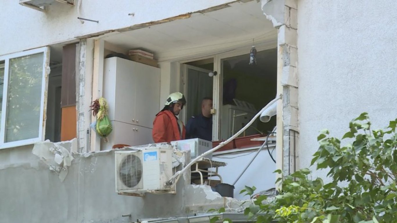 Взрив на газ унищожи апартамент във Варна, пострадала е възрастна жена