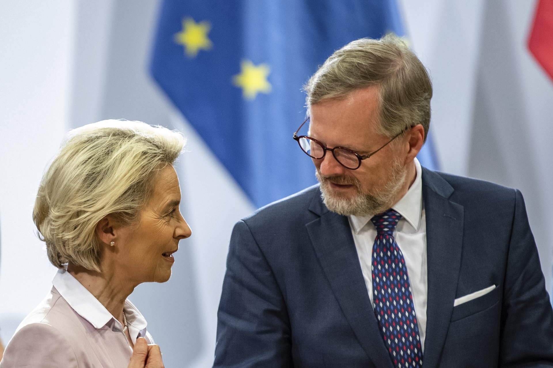 Председателят на Европейската комисия Урсула фон дер Лайен и премиерът Петер Фиала. Чехия пое ротационното председателство на ЕС на 1 юли