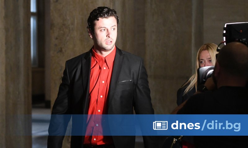 Косъмът, открит по ножа, с който се твърди, че е