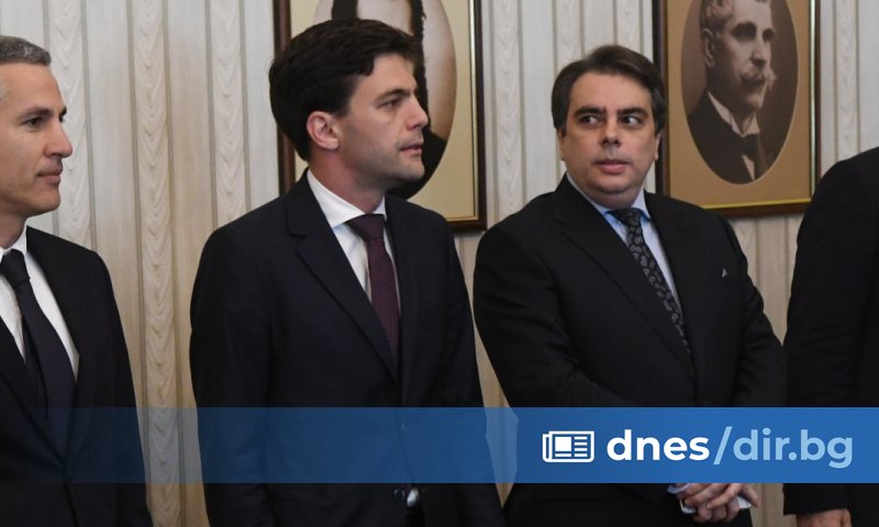 Президентът Румен Радев продължава консултациите с парламентарните партии преди да