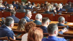 Депутатите се скараха заради срока за предложения по промените в Закона за съдебната власт 