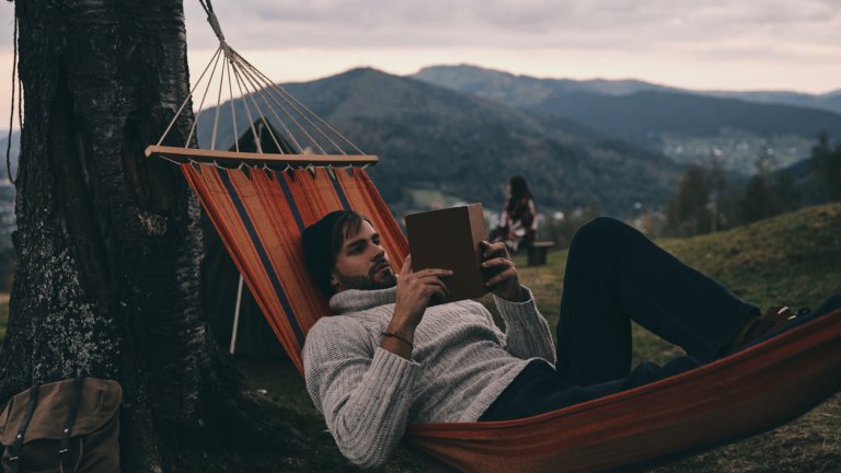 За свръхестествена почивка: 10 книги, които ще ви пренесат в друг свят