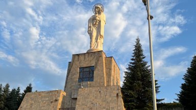 На 8 септември Българската православна църква отбелязва Рождество Богородично наричано