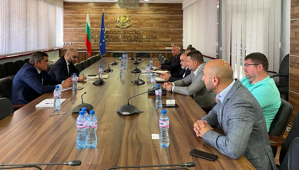 Двама заместник министри на регионалното развитие и благоустройството разговаряха с с представители на Българска браншова камара "Пътища"