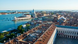 Венеция въвежда първата по рода си в света такса "вход" за туристите