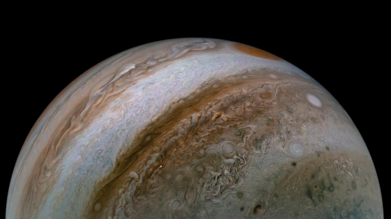 Астрономи обясняват защо Юпитер няма пръстени като Сатурн