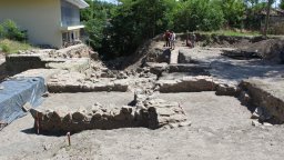 Средновековни печати, монети и олтар от 2 век след Христа са открити при разкопки в крепостта "Акве Калиде"