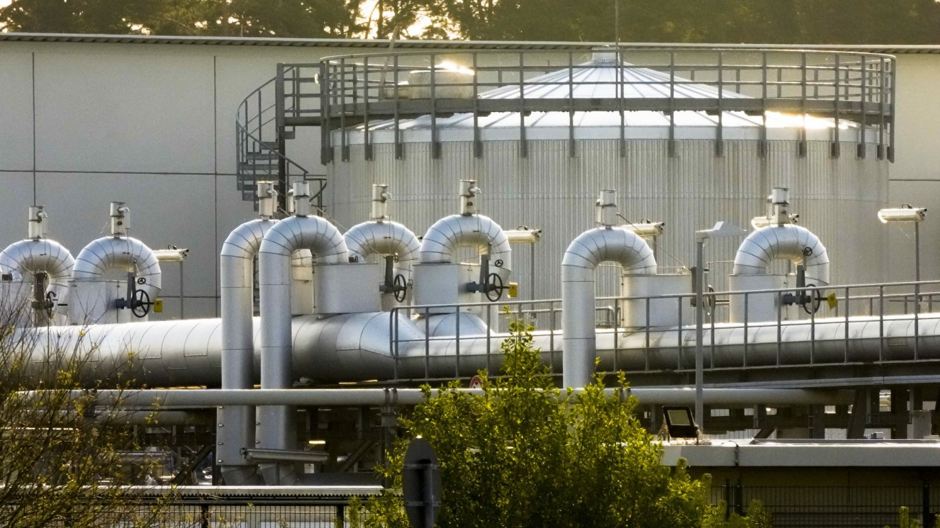 Германия може да национализира активи, за да свърже по-бързо LNG терминали