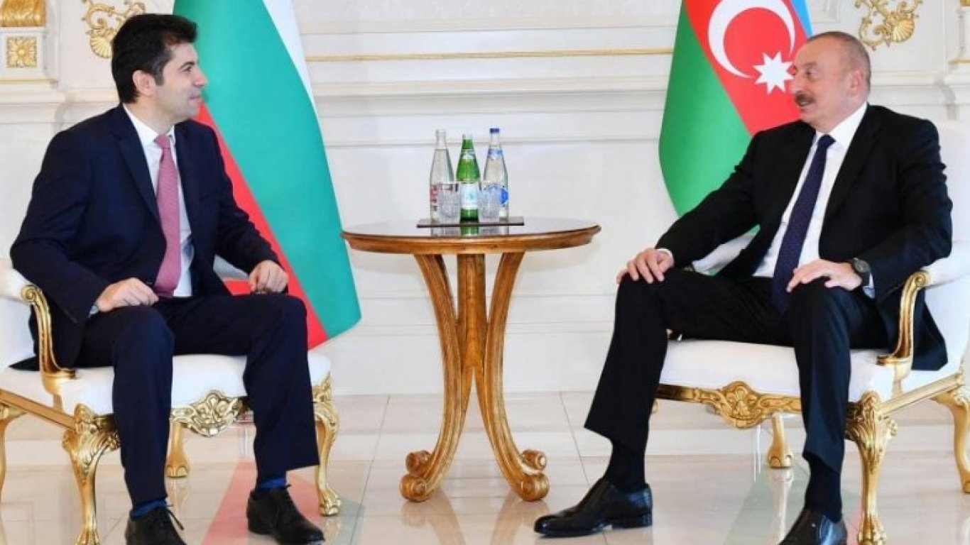 Кирил Петков се срещна с президента на Азербайджан в Баку