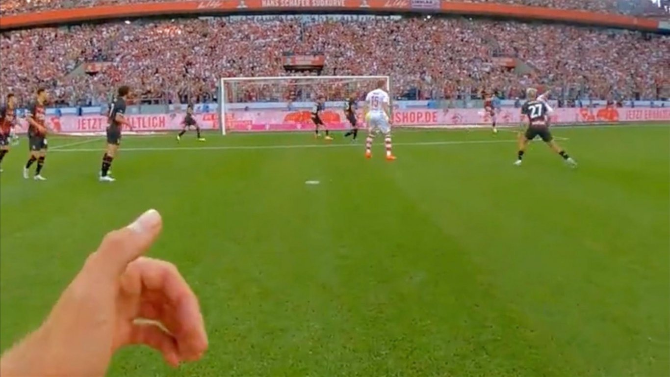 Революцията е факт: Камера в екипа на футболистите дава уникални кадри за зрителите