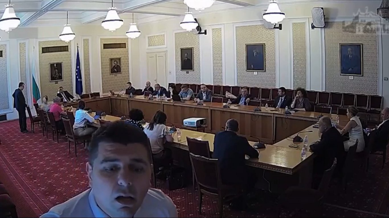 ДБ публикува пълния запис от заседанието, взривило политическата обстановка (видео)