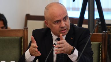 С оттеглянето на кандидатурата на Продължаваме Промяната не се разрешава