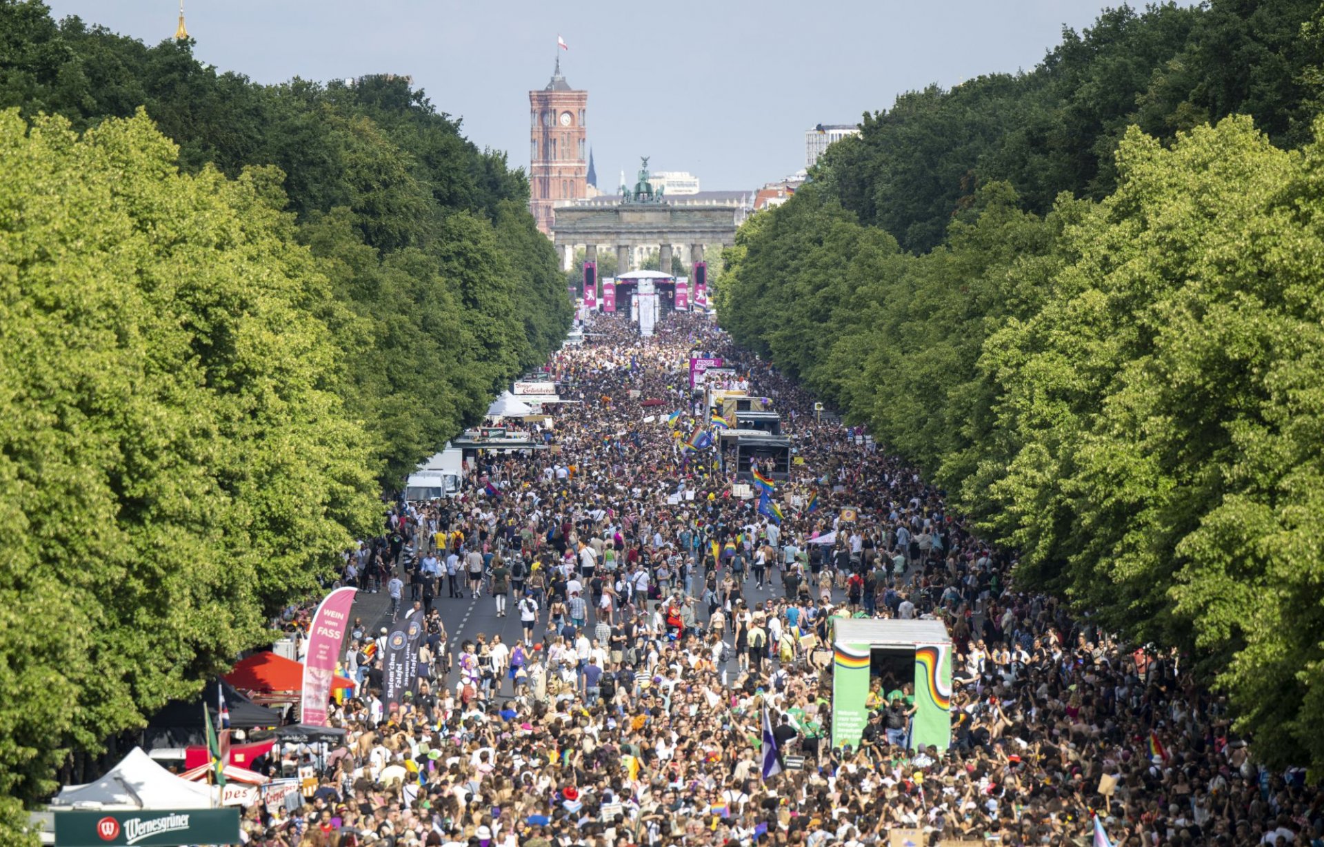 Около 150 хиляди души дойдоха на ежегодния парад в Берлин