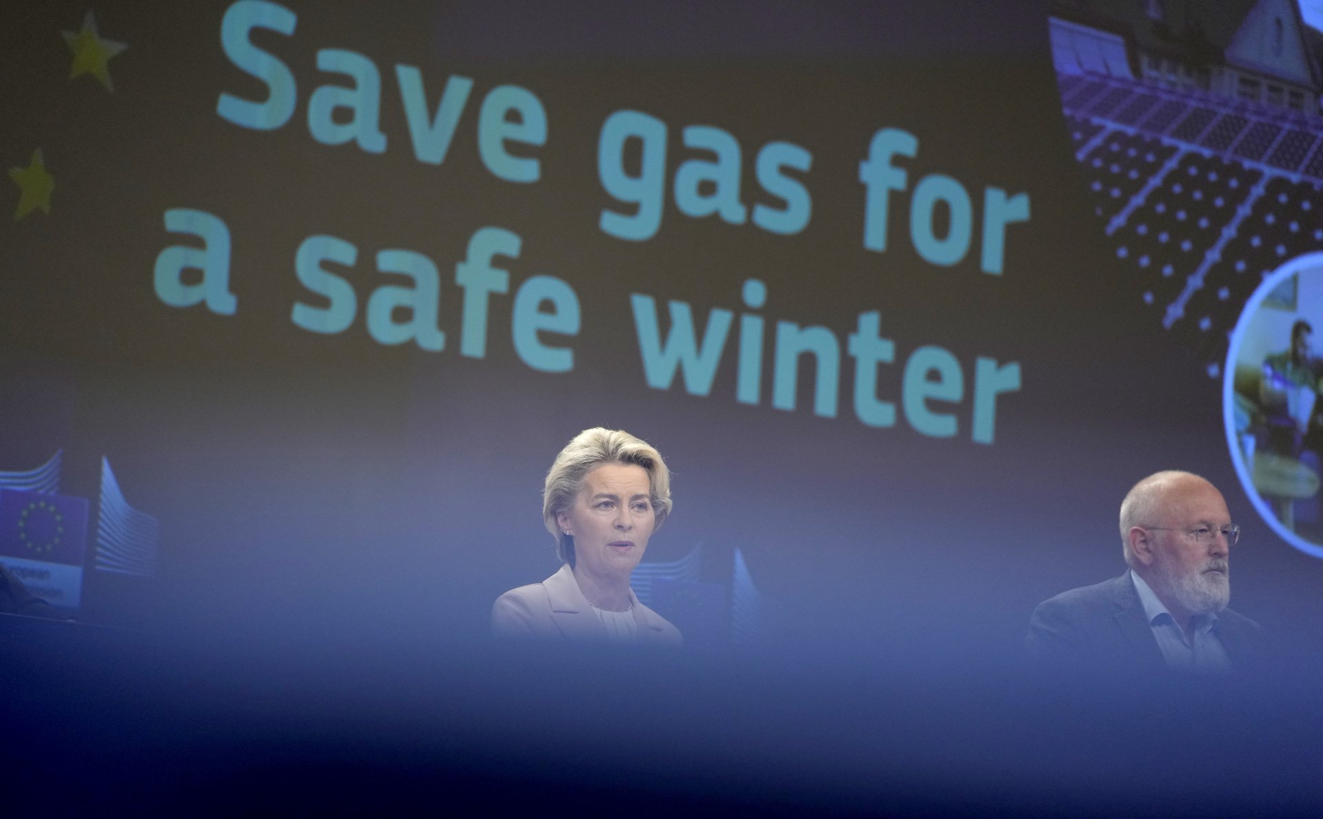 Урсула фон дер Лайен и Франс Тимерманс представят плана на европейската комисия за пестене на газ, 20 юли