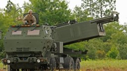 Пентагонът въоръжава Украйна с още ракети "Хаймарс" и дронове за 775 милиона долара 