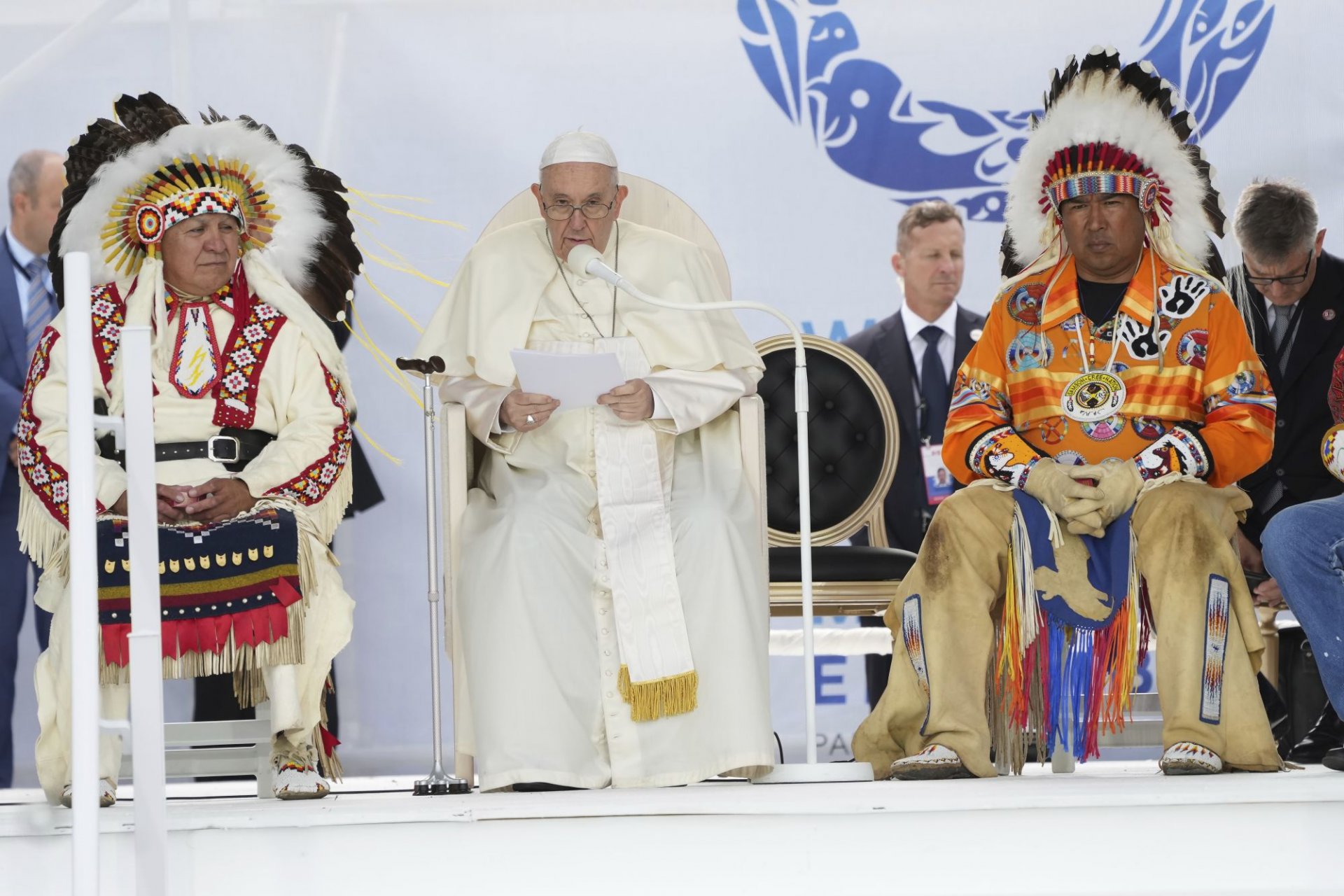Папа Франциск се извини вчера за съучастието на Католическата църква в "унищожителната" политика на Канада за асимилация на коренното население
